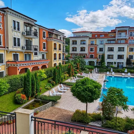 Lily Hotel